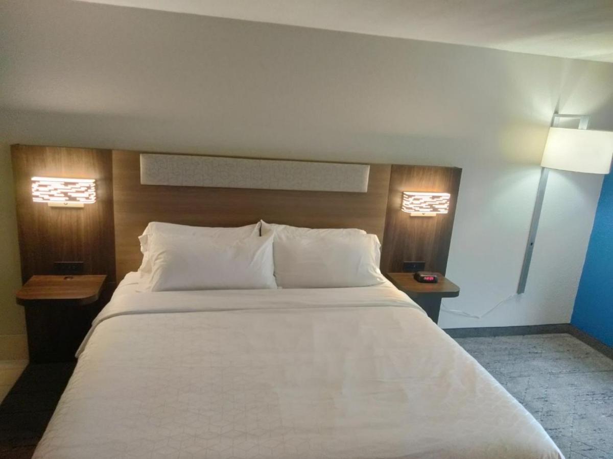 Holiday Inn Express Lapeer By Ihg Экстерьер фото